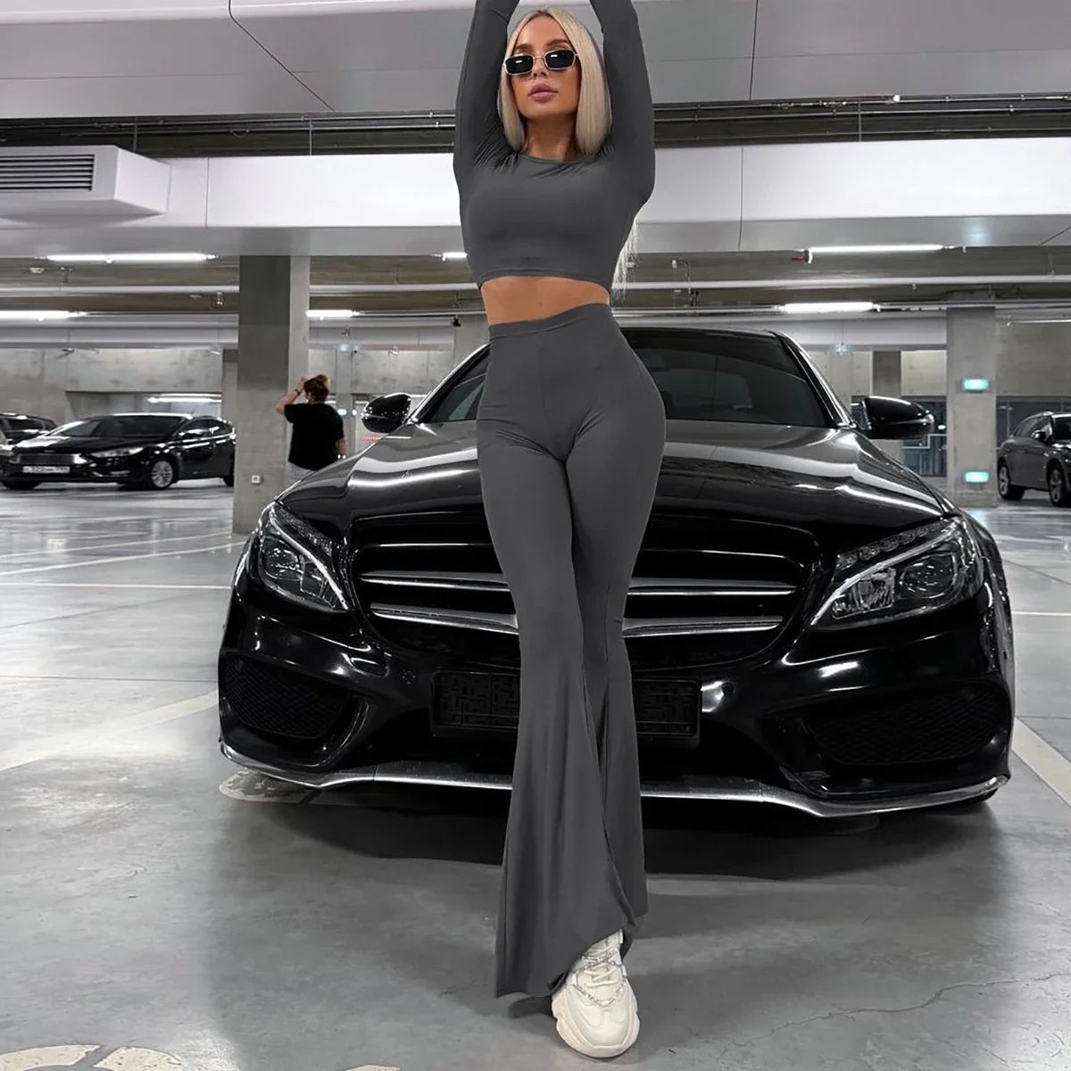 סט שני חלקים סרוג מכנסי פדלפון וחולצת בטן שרוולי פעמון - Zuri