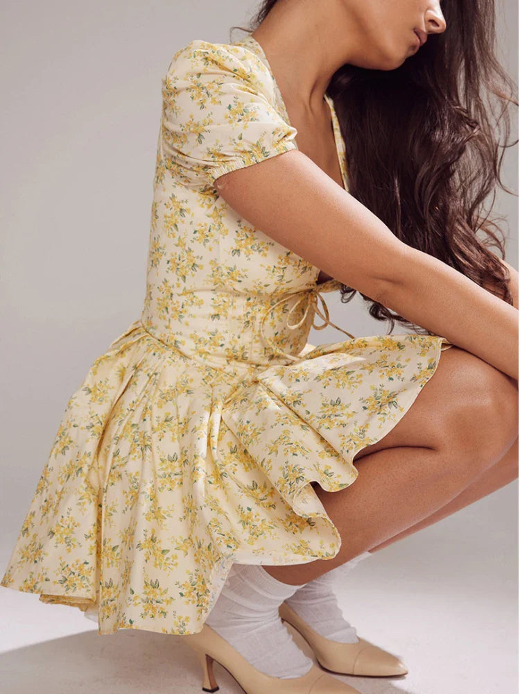 שמלת מיני קיץ פרחונית מחשוף V - עמליה