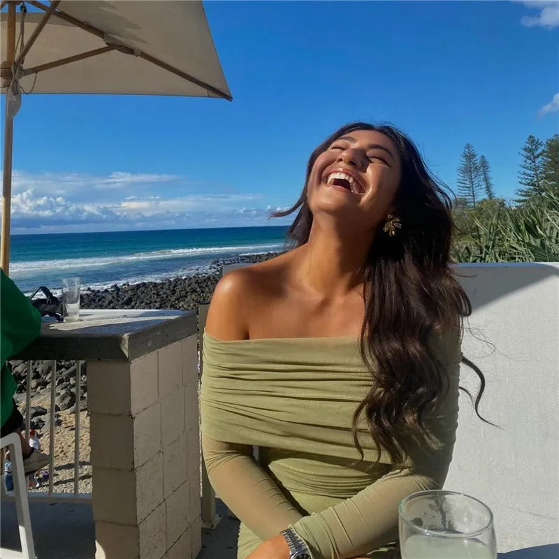 שמלת מיני שיפון כתפיים חשופות בעיצוב קשירה - CAMI