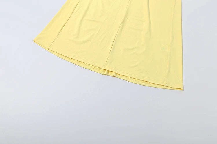 V-neck satin maxi dress with pleated design and open back - Shannon