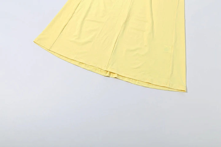 V-neck satin maxi dress with pleated design and open back - Shannon