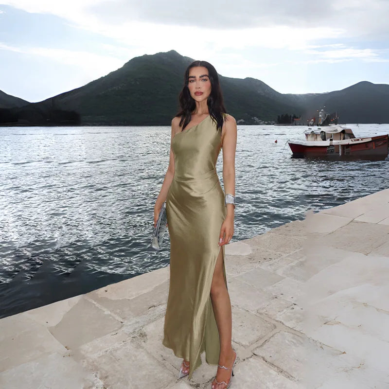 שמלת מקסי סאטן כתפייה אחת בשילוב שסע - איירה