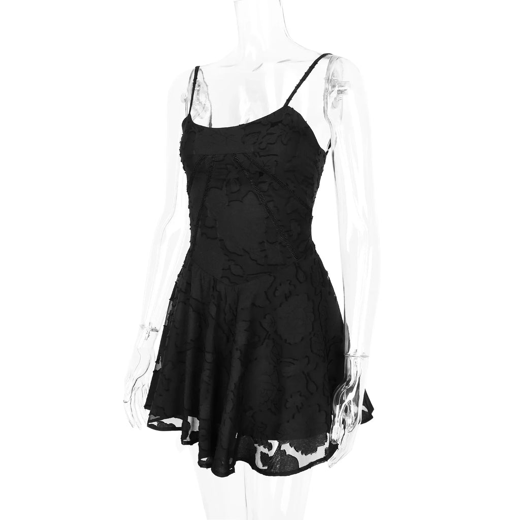 שמלת מיני שיפון בגזרת A בעיטור רקמת איורי פרחים בעיצוב קשירה בגב להצמדה במותן - Allyson