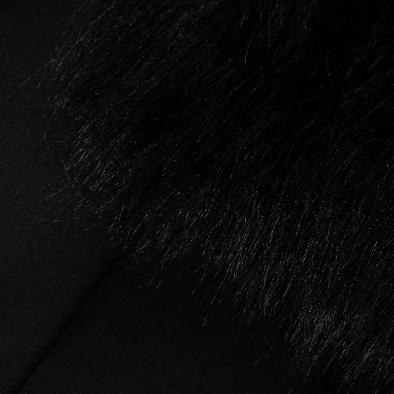 שמלת מיני כתפיים חשופות בגזרת A בעיטור פרוות נוצות - אירה