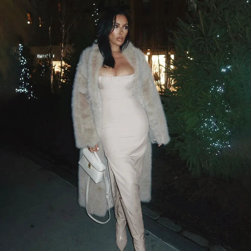 שמלת מידי בד מחטב בעיטור חרוזים בעיצוב שסע - ברברה