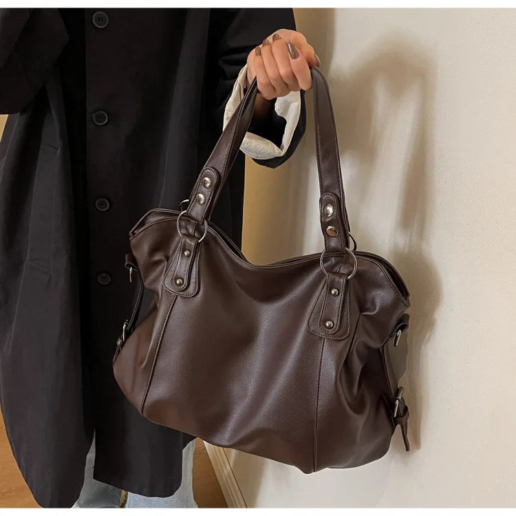 Retro design faux leather bag