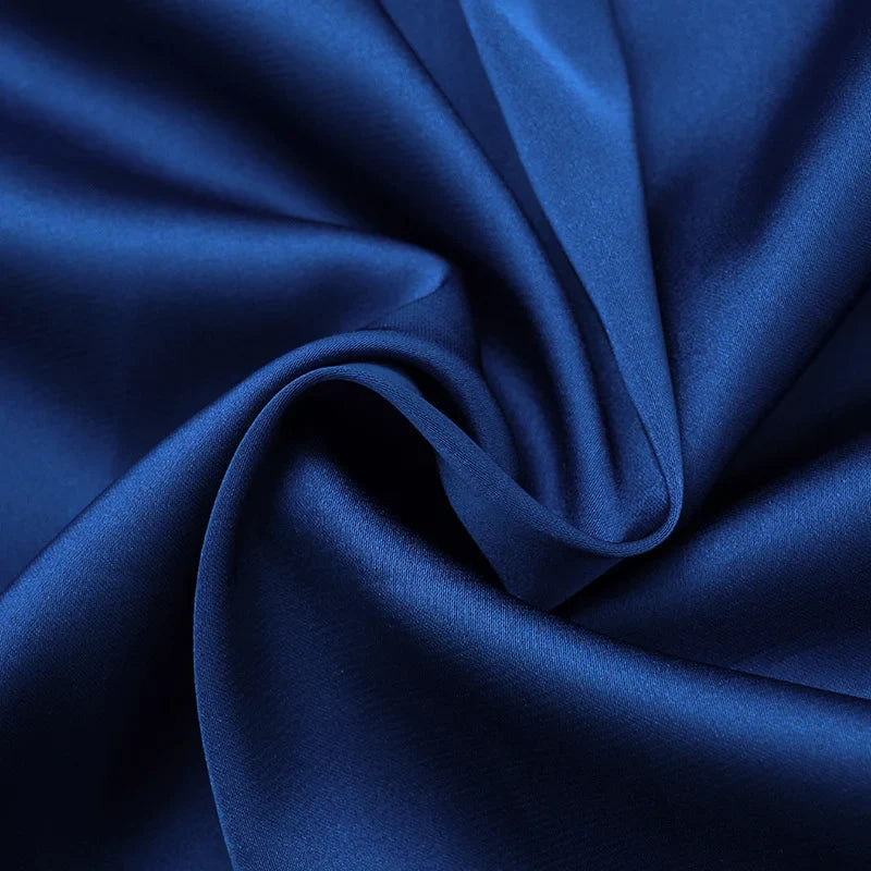 Strapless mini dress in a pleated satin design with buckle decoration - Easy