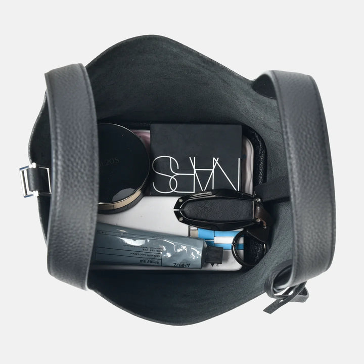 Leather bag with classic design