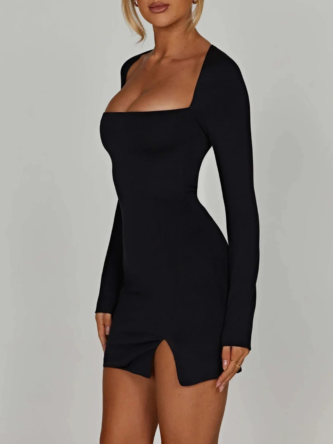 שמלת מיני בעיצוב שסע קטן וגב פתוח - NELLY