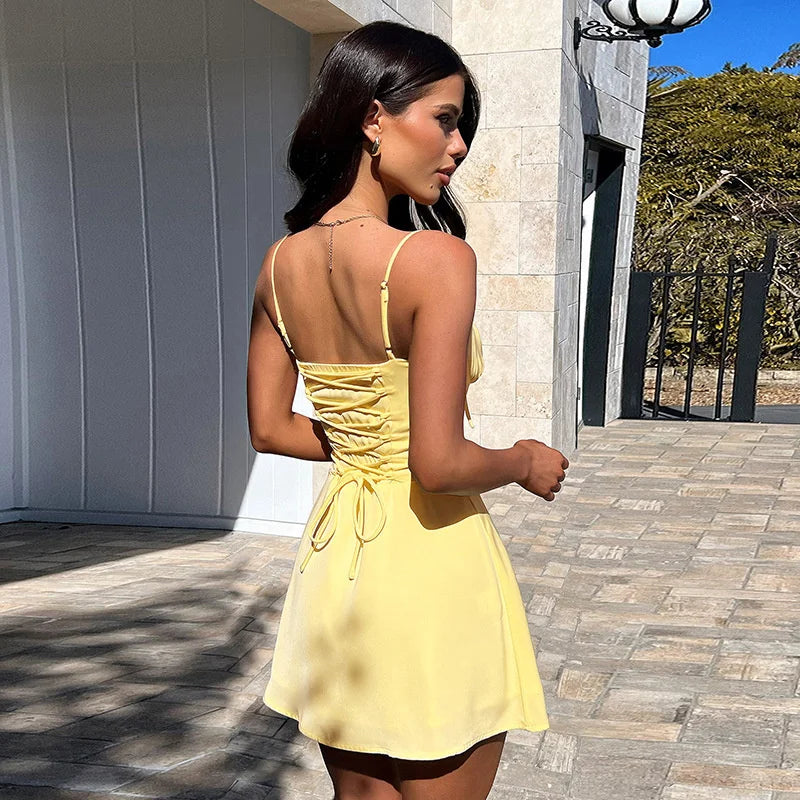 שמלת מיני בגזרת A קשירה בגב להצמדה במותן - נאלה