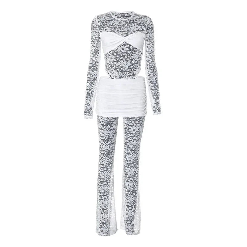 חליפת תחרה שני חלקים בגד גוף ומכנסיים ארוכים בעיטור חצאית מיני  - Meadow