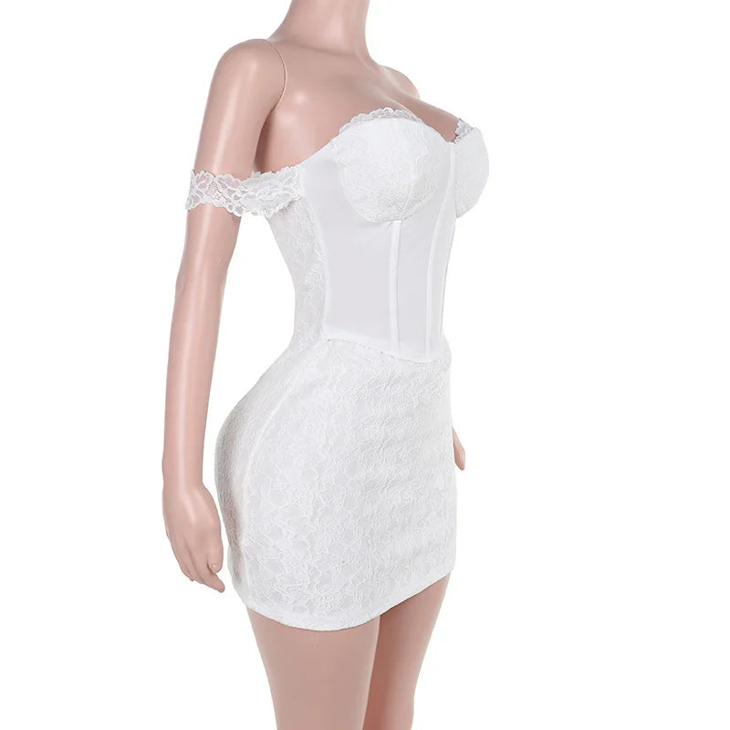 שמלת מיני תחרה צמודה בעיצוב מחוך כתפיות נופלות - פייסיס