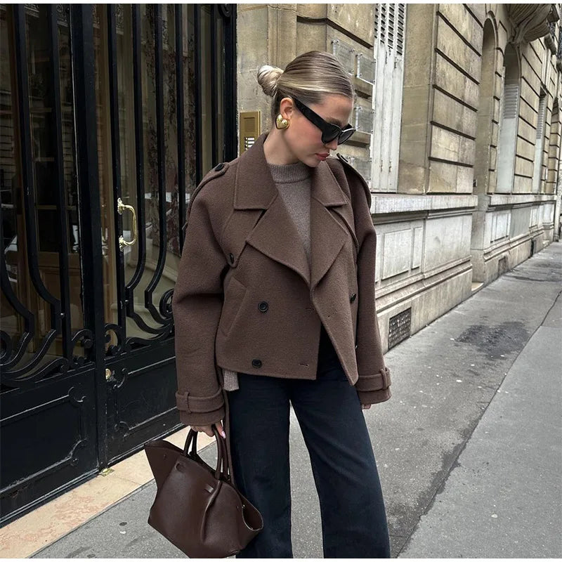 ג'קט צמר קצר בעיטור כפתורים - ג'יימס