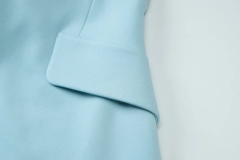 שמלת מיני מחויטת בגזרת A בעיצוב קשירה בגב להצמדה במותן בעיטור כיסים - יאר