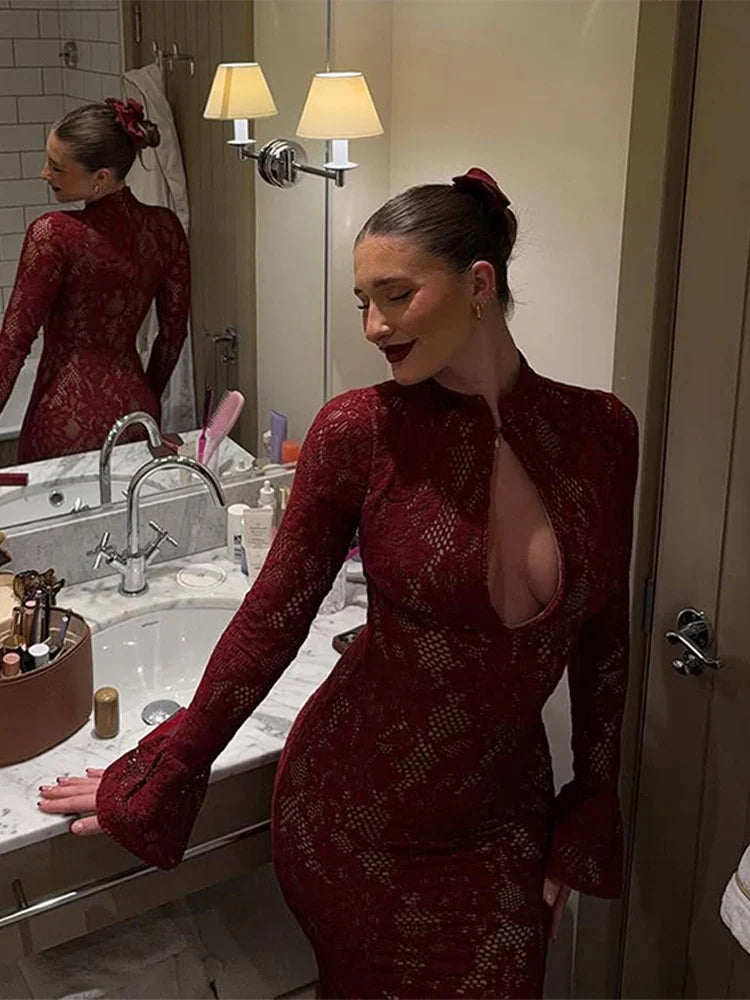 שמלת מקסי תחרה צווארון גבוהה בעיטור סגירת כפתור שרוולי פעמון - Amora