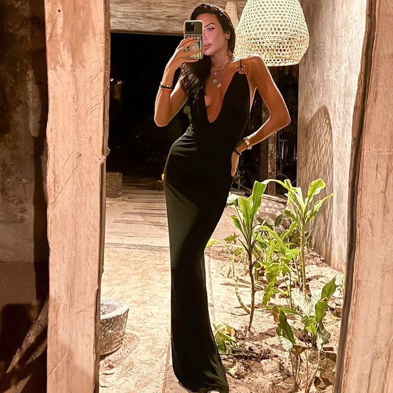 שמלת מקסי צווארון נופל גב פתוח בעיטור אבזמים - לוראל