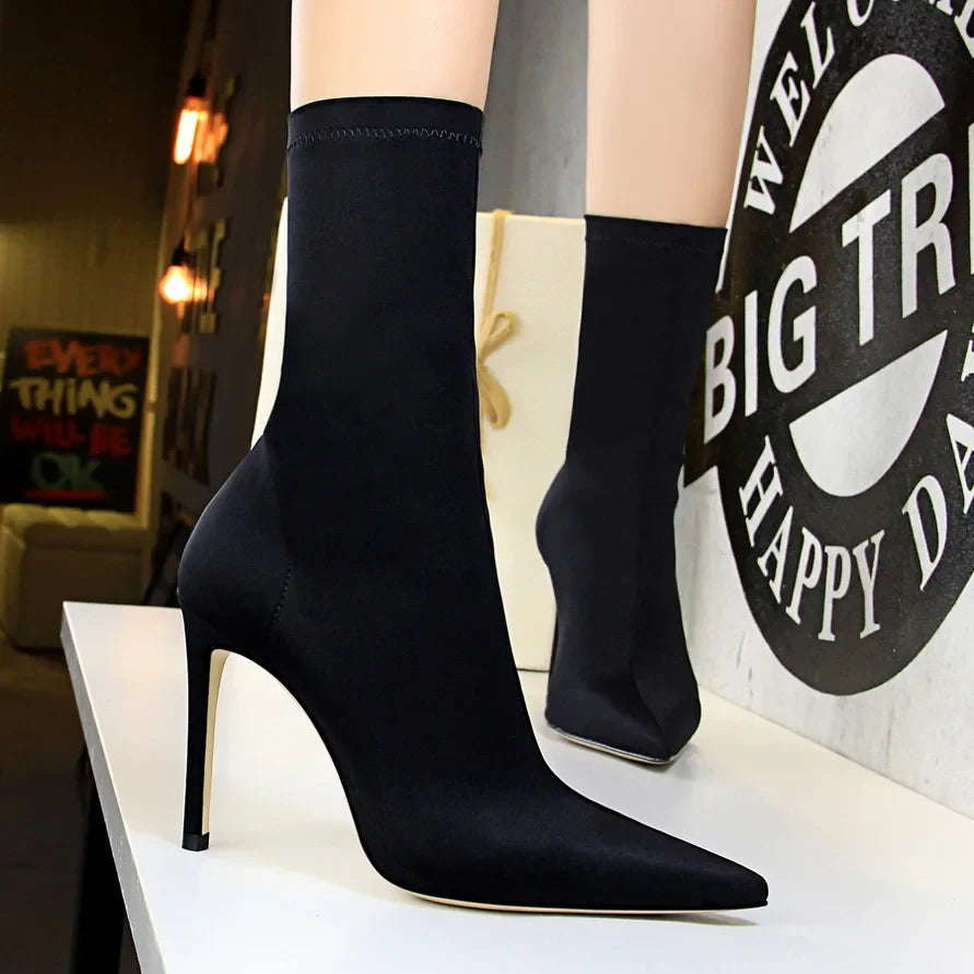 Silk Pointed Heel Boots - Chloé