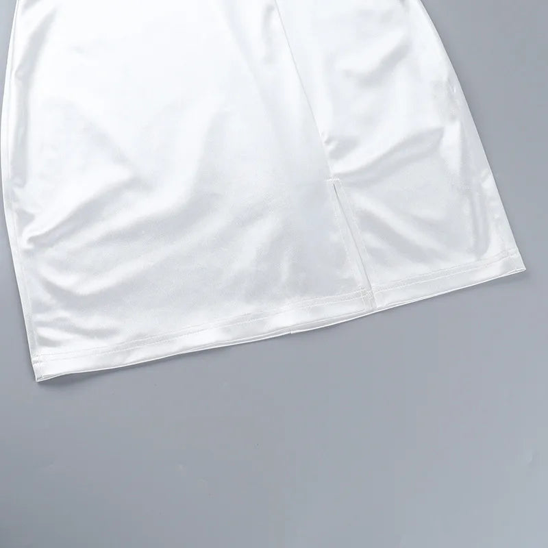 שמלת מיני סאטן בעיטור שסע - אנט