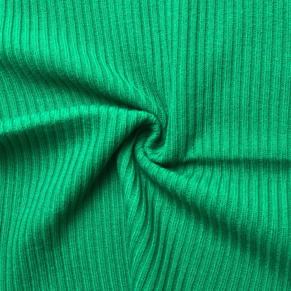 סט סרוג חצאית מיני וחולצת סגירת כפתורים - כרמי