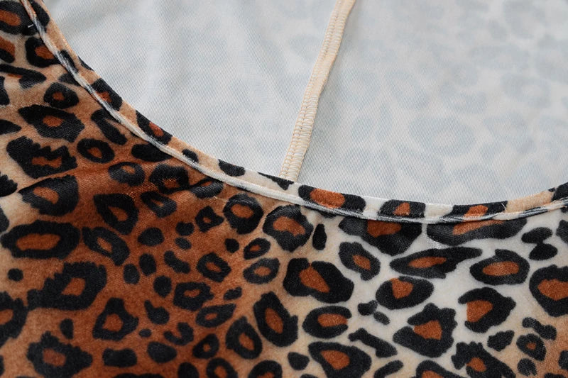 שמלת מקסי קטיפה מנומרת בטן חשופה - פומה