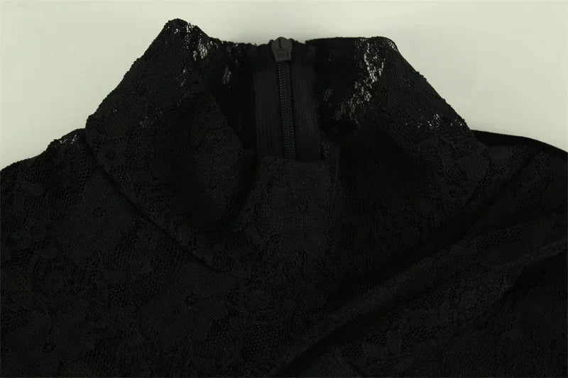 שמלת מיני גולף קטיפה בעיצוב תחרה - Alaia