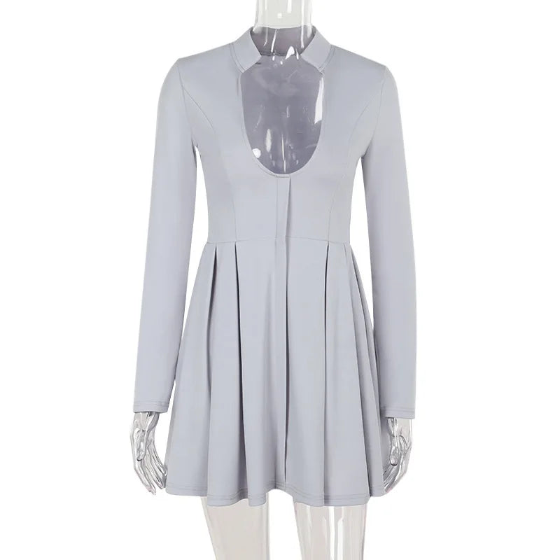 שמלת מיני מחויטת בגזרת A בעיצוב מחשוף - נעמי