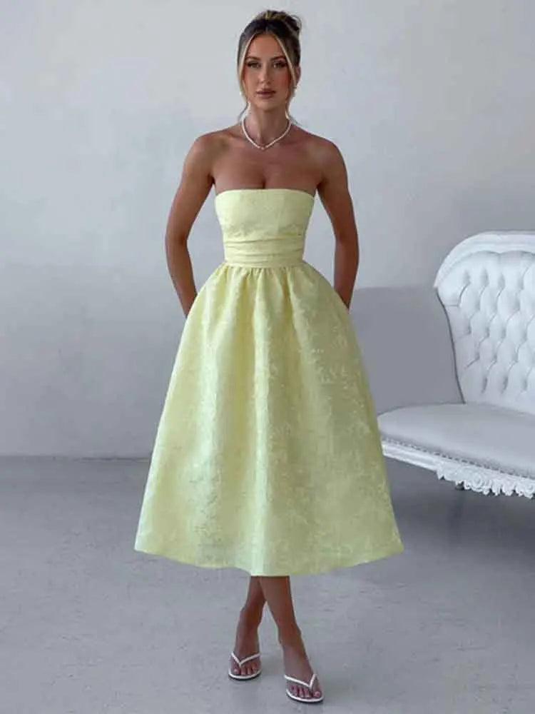 שמלת מידי בגזרת A קשירה בצוואר גב פתוח בעיטור רקמת איורי פרחים - פלורה