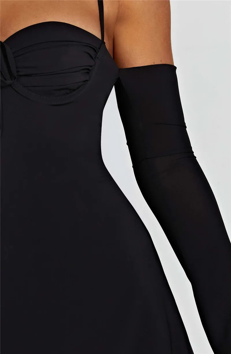 שמלת מיני כתפיים חשופות בעיטור קשירה בחזה - רומי