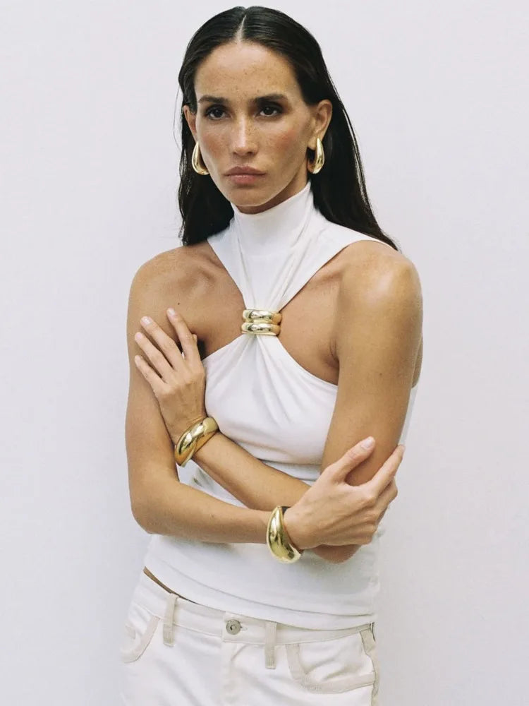 טופ גופייה בעיצוב גולף בעיטור אבזם - מויה