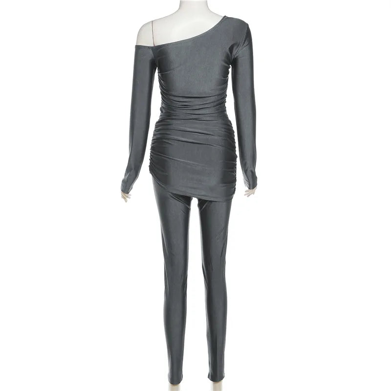 חליפת ערב שני חלקים צמודה מחטבת בד מבריק מכנס צמוד וחולצת כתף חשופה - קימברלי