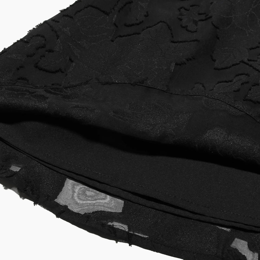 שמלת מיני שיפון בגזרת A בעיטור רקמת איורי פרחים בעיצוב קשירה בגב להצמדה במותן - Allyson