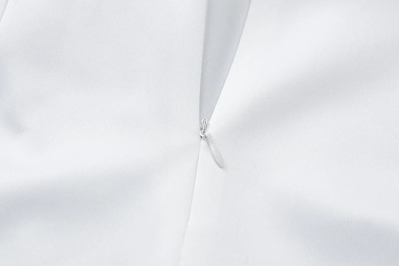 שמלת מיני בגזרת A כתפיים חשופות בעיטור פאייטים - לוריאן