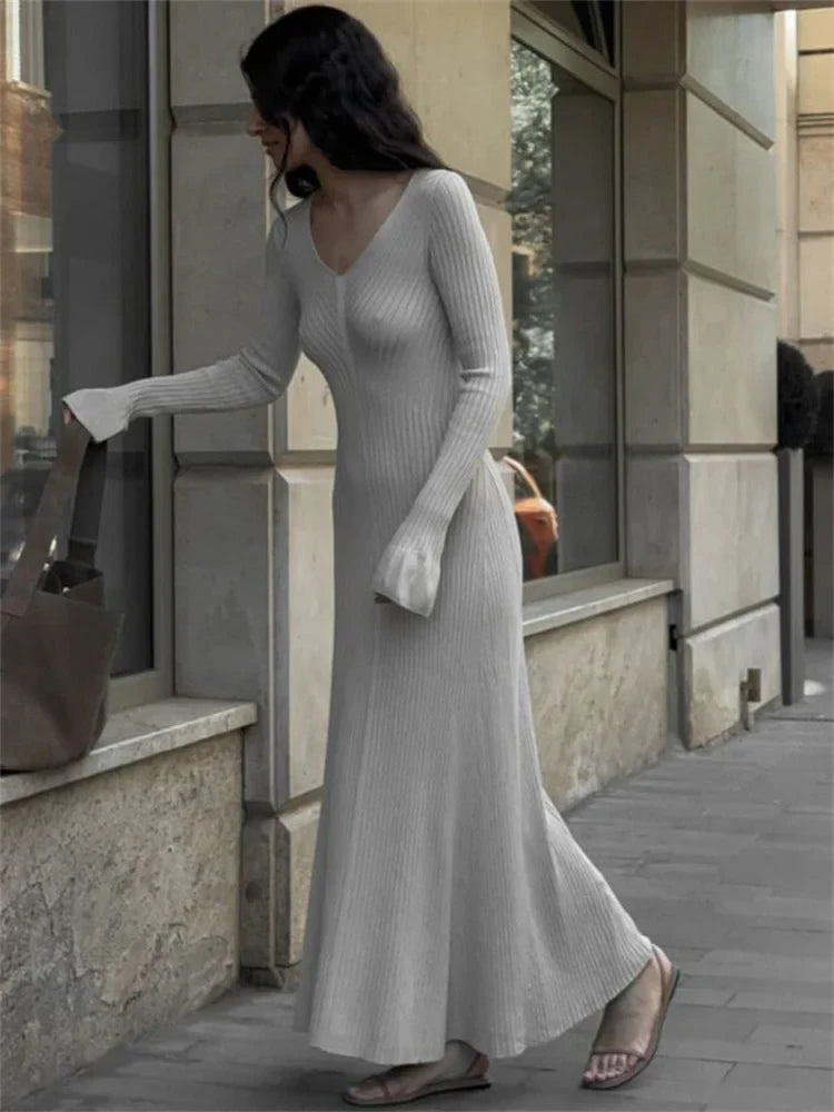 שמלת מקסי סרוגה צווארון V - אליסה