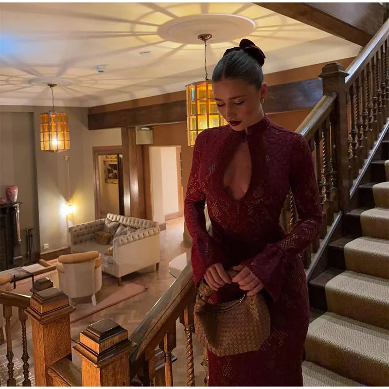 שמלת מקסי תחרה צווארון גבוהה בעיטור סגירת כפתור שרוולי פעמון - Amora