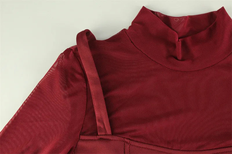 שמלת מיני גולף מחויטת בעיצוב רשת - יילין