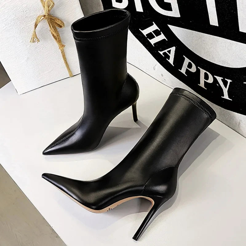 Faux leather heeled boots with warm fur lining - DORI