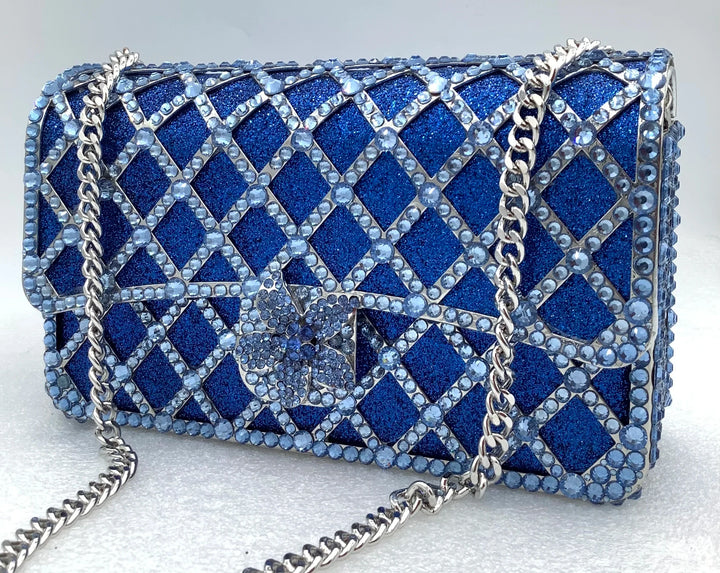 Sequin bag with diamond pattern and flower decoration