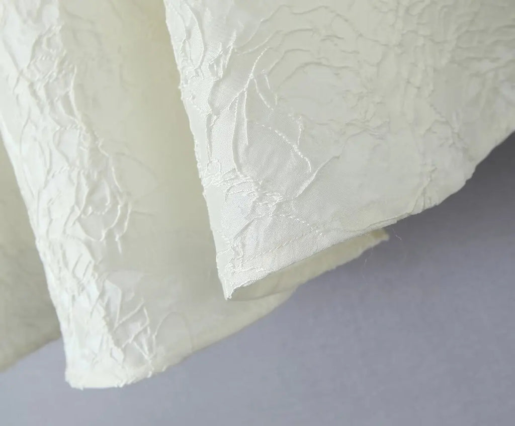 שמלת מיני בעיצוב רקמת איורי פרחים בעיטור תחרה - בלנקה