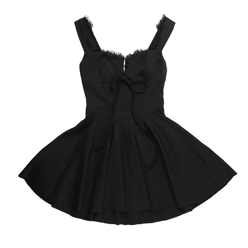 שמלת מיני בגזרת A בעיטור כפתורים וקשירה בחזה - מרום