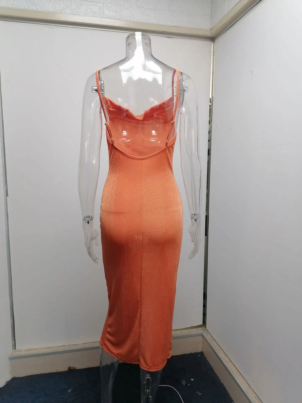 שמלת מידי קיצית סרוגה בעיטור שסע - סמייל