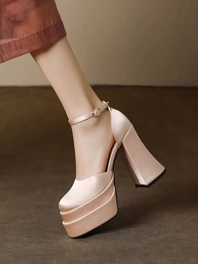 נעלי עקב סגורות בד משי - סאן