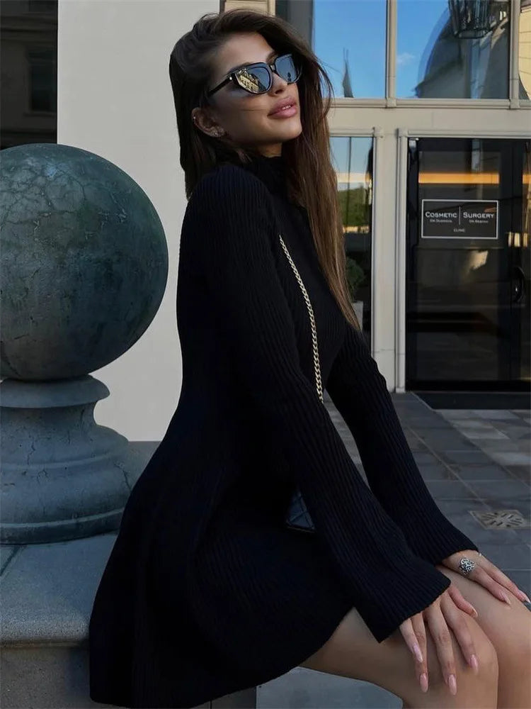 שמלת מיני סרוגה צווארון גולף - יאנה