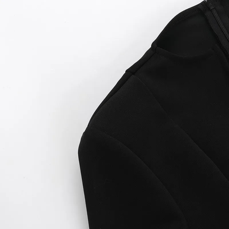 שמלת מיני בגזרת A מחשוף עמוק בעיטור כיסים - ביאנקה