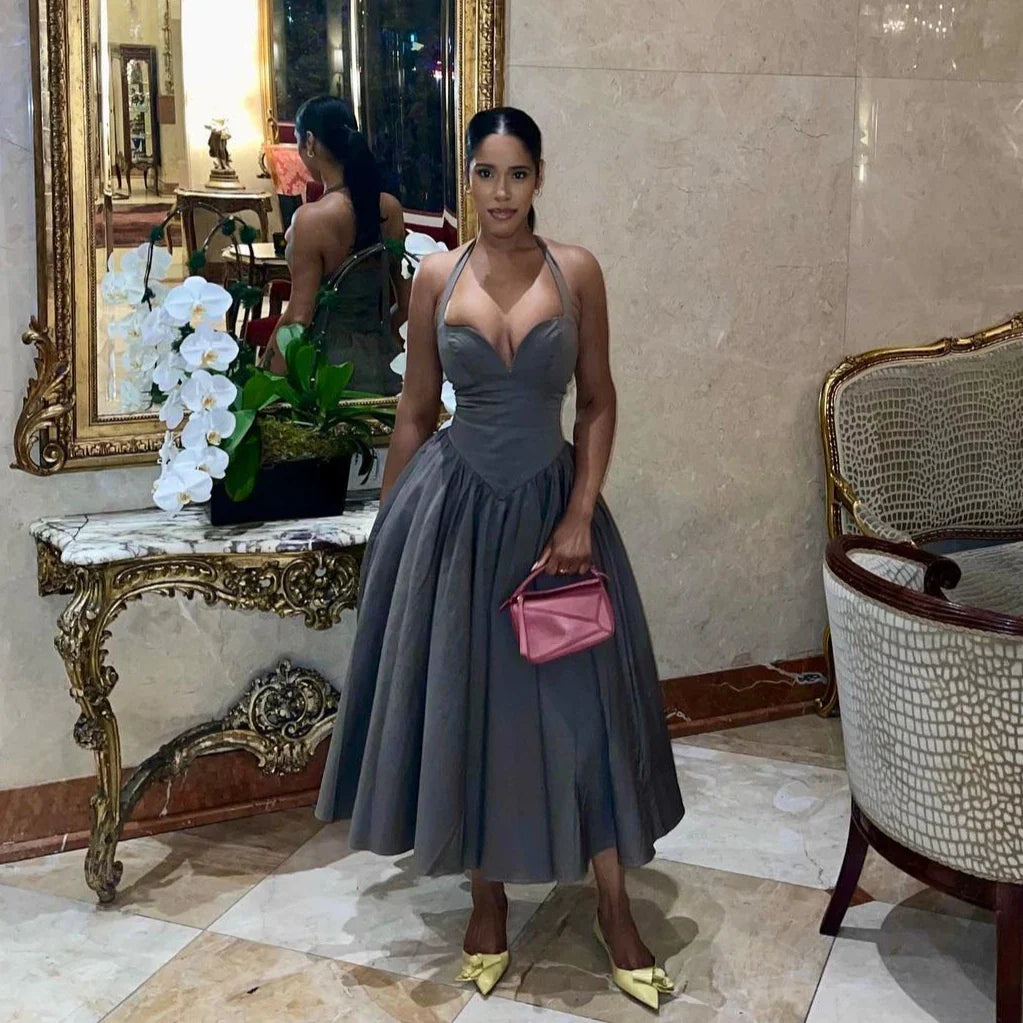 שמלת מידי בגזרת A בעיצוב מחוך קשירה בצוואר - טניה