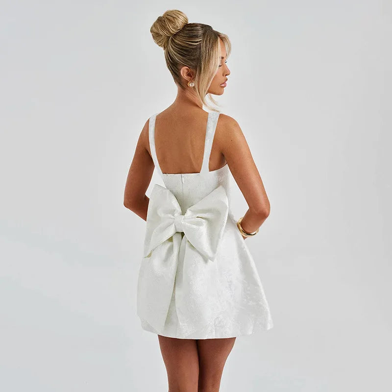 שמלת מיני בגזרת בעיטור רמת איורי פרחים ופפיון בגב - Louisa