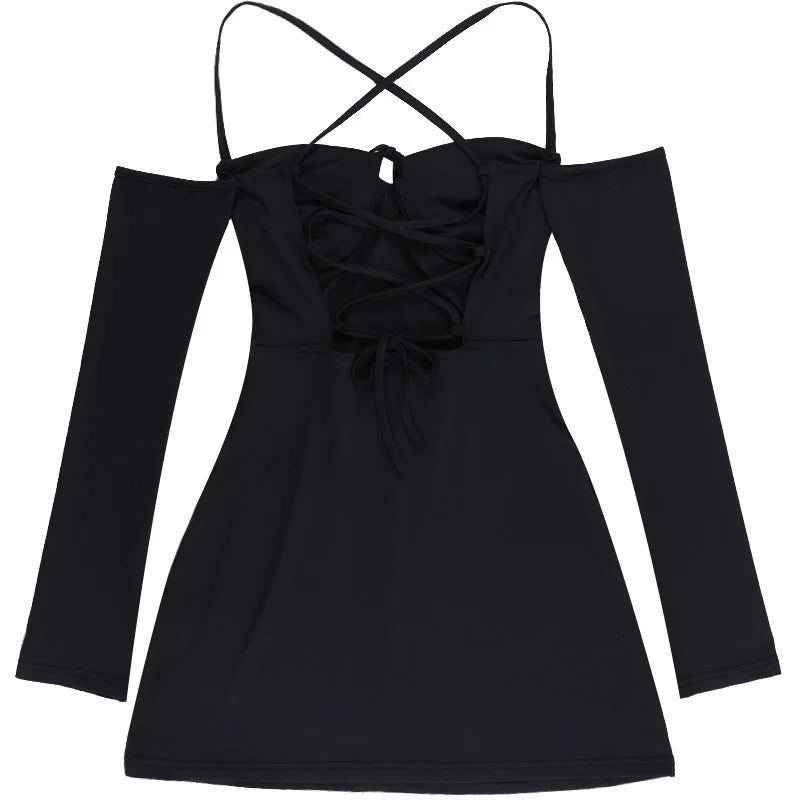 שמלת מיני כתפיים חשופות בעיטור קשירה בחזה - רומי