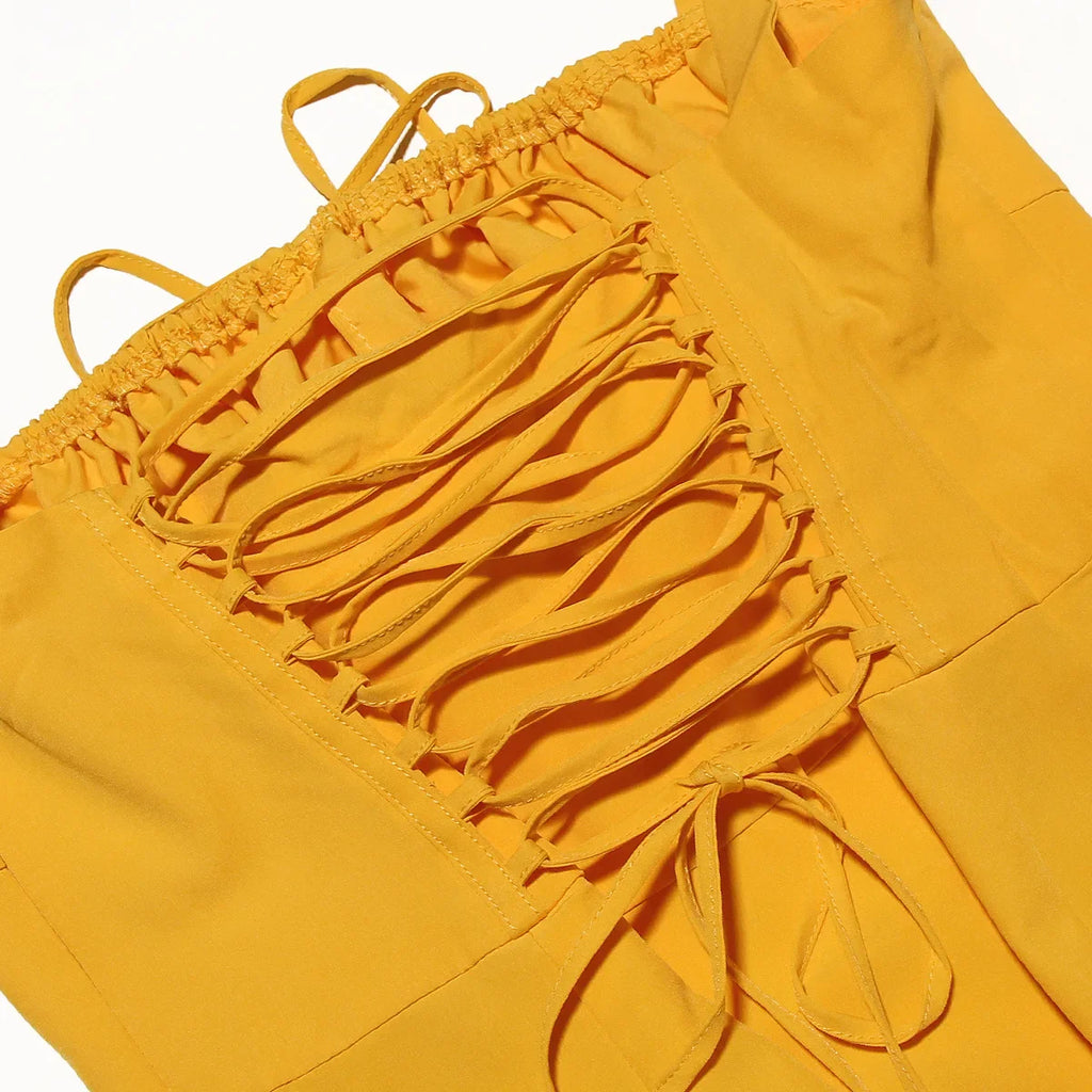 שמלת מידי קיצית בעיצוב כפרי בעיטור שסע - אנג'ליקה