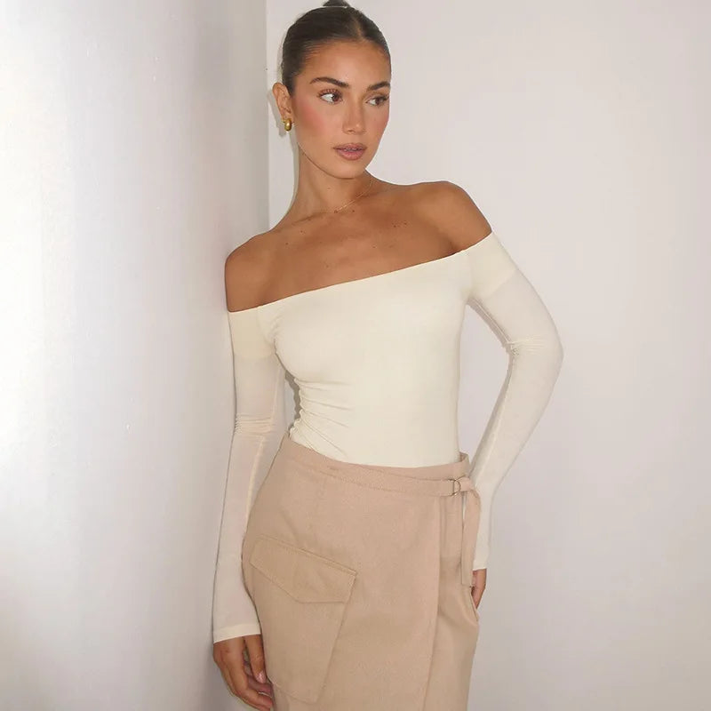 חולצה צמודה בייסיק כתפיים חשופות - יעלה