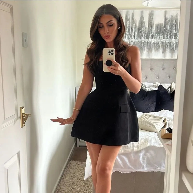 שמלת מיני סטרפלס בגזרת A בעיטור דמויי כיסים - אנחלס