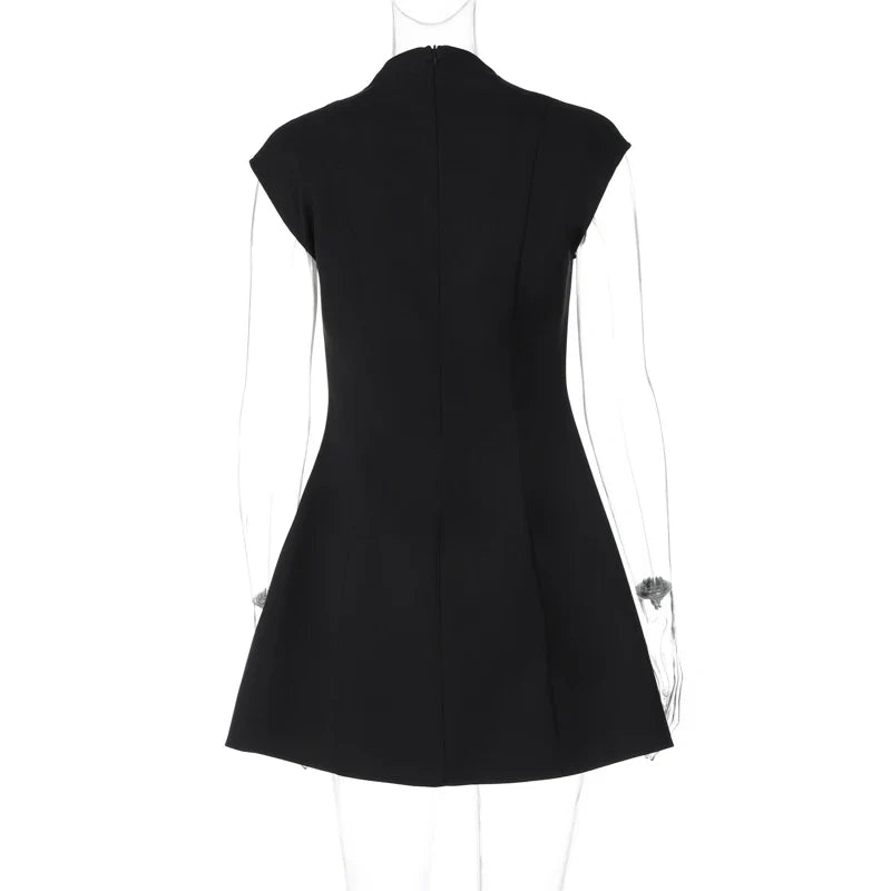 שמלת מיני בגזרת A בעיטור כיסים ומחשוף עמוק - ניני